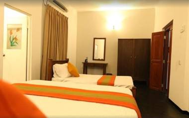 Entire house - 3br Ocean Reef in Hikkaduwa