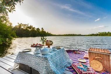 MO River House Luxury Villa