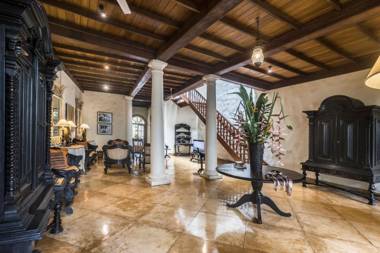 Thambili House by Edwards Collection