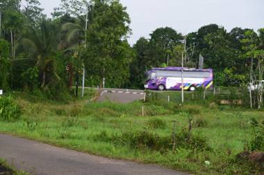 Villa Sooriya Weaving