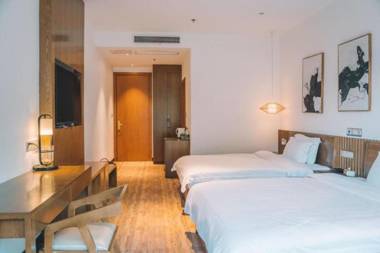 Tunnel Edge Residencies