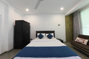 Morning guest can see momkeyies and birds