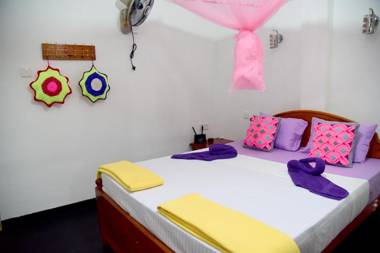 Mango Shadow Inn Ella