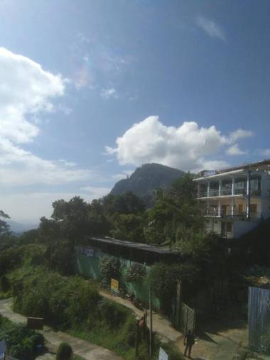 ELLA-Green View Holiday Inn