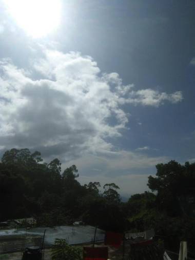 ELLA-Green View Holiday Inn