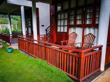 Levon Ella Sri Lanka