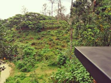 Noname Hostel And Cafe