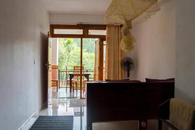 Rustle Hill Panorama Inn