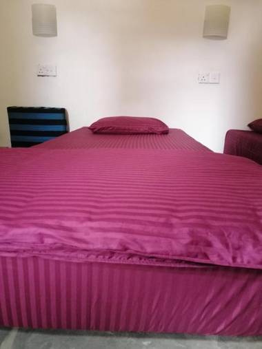 Tiki bar hostel ella