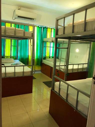 Hostel At Galle Face