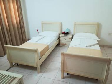 Gondolas Holiday Lanka