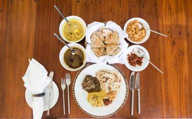 Taru Villas - Rock Villa - Bentota