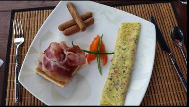 Yathra Houseboat by Jetwing