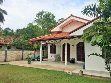 Swiss Villa Moragalla Beach