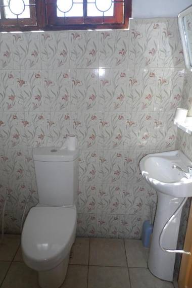 K Shanthi Holiday Inn