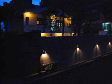 French Garden Tourist Rest