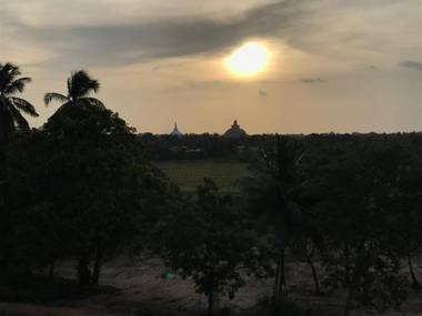 Lake View Pilgrims Rest - Anuradhapura