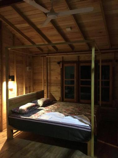 Seasons Four Eco Treehouse