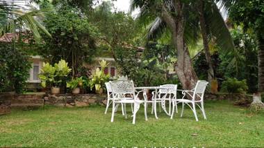 CHARAKAMA Guest Bungalow - GAMPAHA
