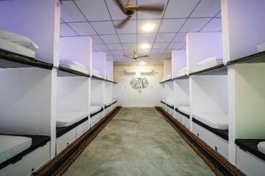 Alcatraz Hostel Arugam bay