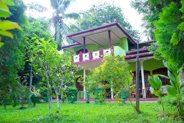 Little Birds Safari Lodge