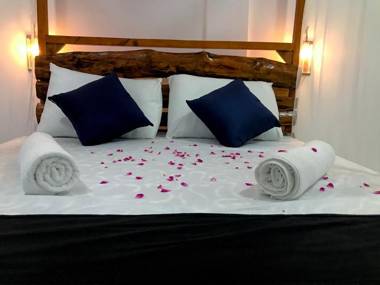 Little Birds Safari Lodge