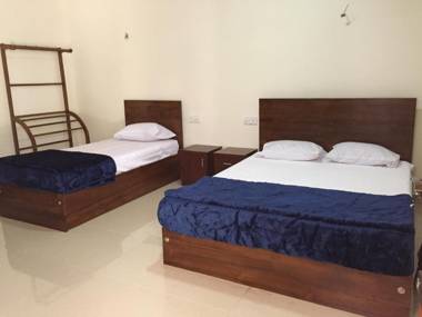 SUNRISE SAFARI HOUSE