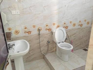 SUNRISE SAFARI HOUSE