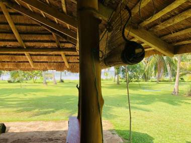 Randoowa 360 Lakefront Udawalawe