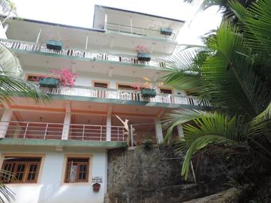 Rainforest Lodge Deniyaya