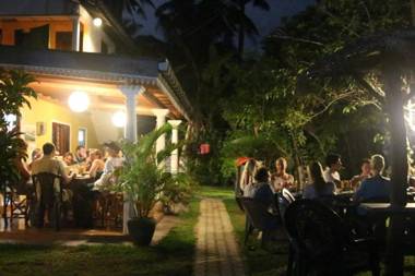 Plantation Surf Inn & Restaurant