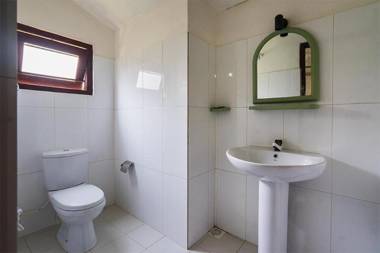 The Wave Surf Inn Midigama