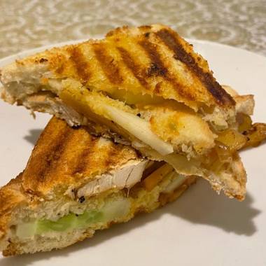 Hotel mango tree nearest Adam's peak