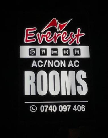 Everest Rooms