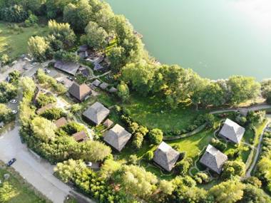 Akmenos Villas & Bungalow