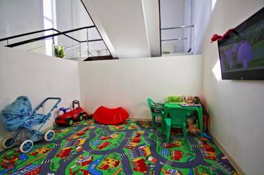 NB Hotel with Free Parking