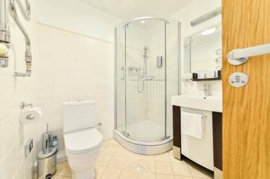 Hotel Vantis Riverside view FREE parking