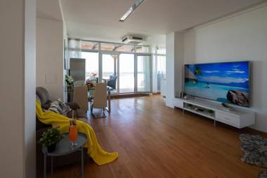 Skyhouse Riga Private Penthouse and SPA