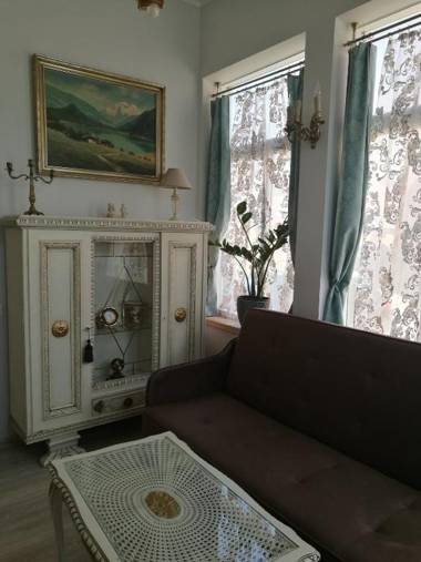 Golden Amber Apartment