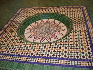 Manis Apartment Set in a Hotel Area