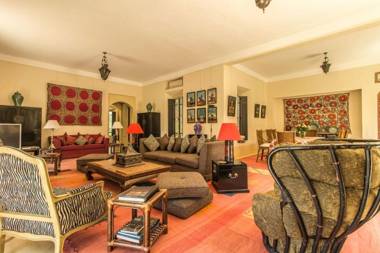 Villa Alouna en exclusivité avec piscine privée dans la Palmeraie