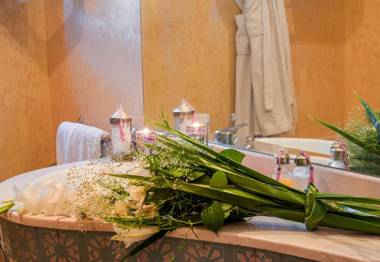 Double room in a charming villa in the heart of Marrakech palm grove