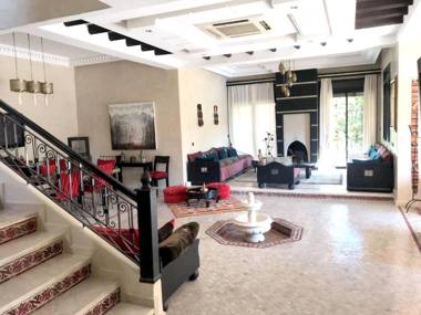 5 bedrooms villa with private pool enclosed garden and wifi at Marrakech Annakhil