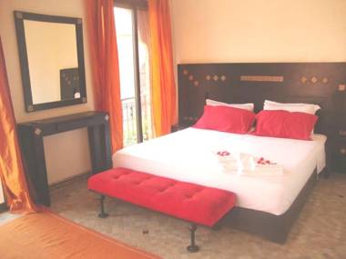 5 bedrooms villa with private pool enclosed garden and wifi at Marrakech Annakhil