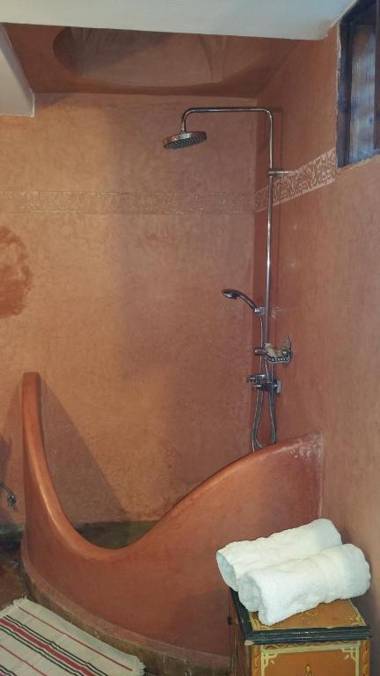 les bains de fez tara