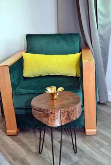 WINDSOR HOTEL CITY CENTER