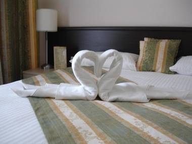 Manhattan Hotel & Restaurant