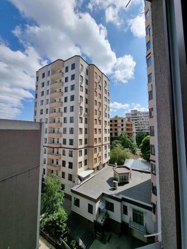 New Tourist and Business Apartments Ultra Center