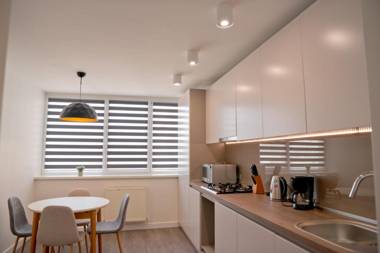 2 bedroom apartment close to center park and shopping center