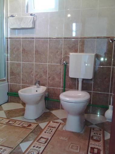 Rooms and Bungalows Sreten Žugić